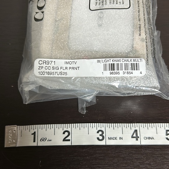 COACH Zip Card Case In Signature Canvas Floral Print Leather Light Khaki NEW - Picture 11 of 12